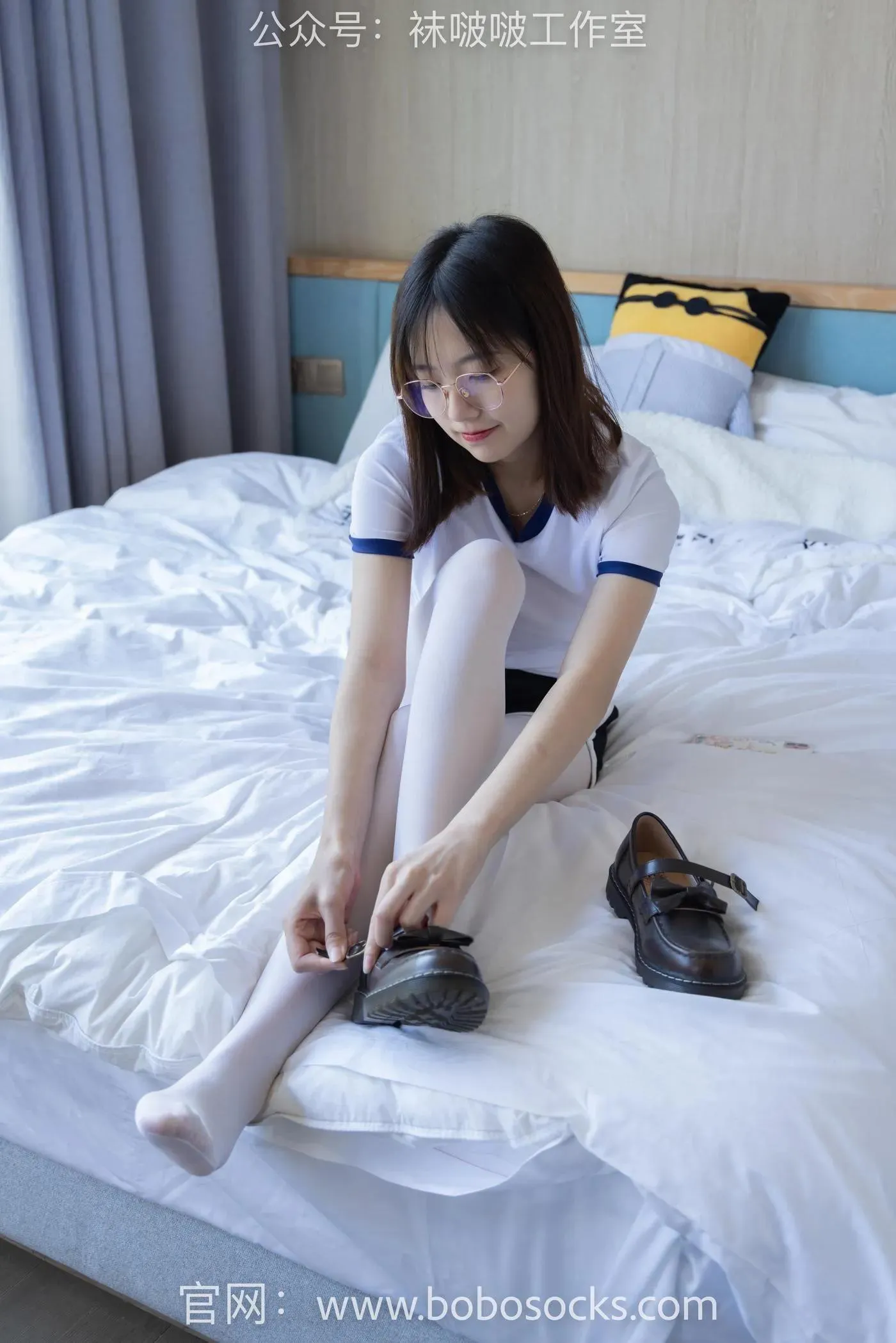[BoBoSocks袜啵啵]NO.108 小甜豆-皮鞋、厚白丝、踩奶油蛋糕剧情 [137P]插图2